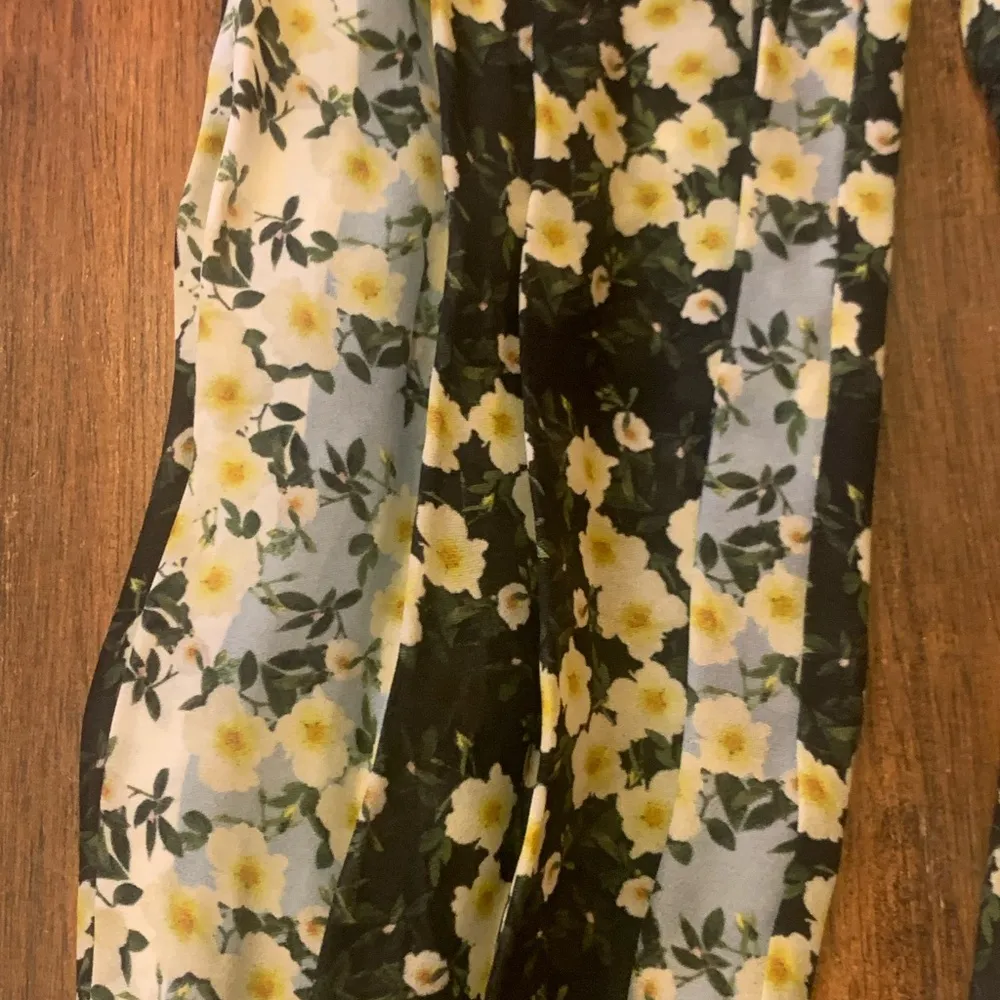 Parker NWT Dara Silk Blend XS Smocked Blouse Blue Gold Blossom Stripe Long Sleev - Image 7