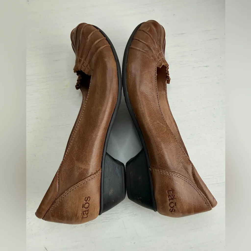 Taos Calypso Brown Leather Pleated Detail Slip - Image 9