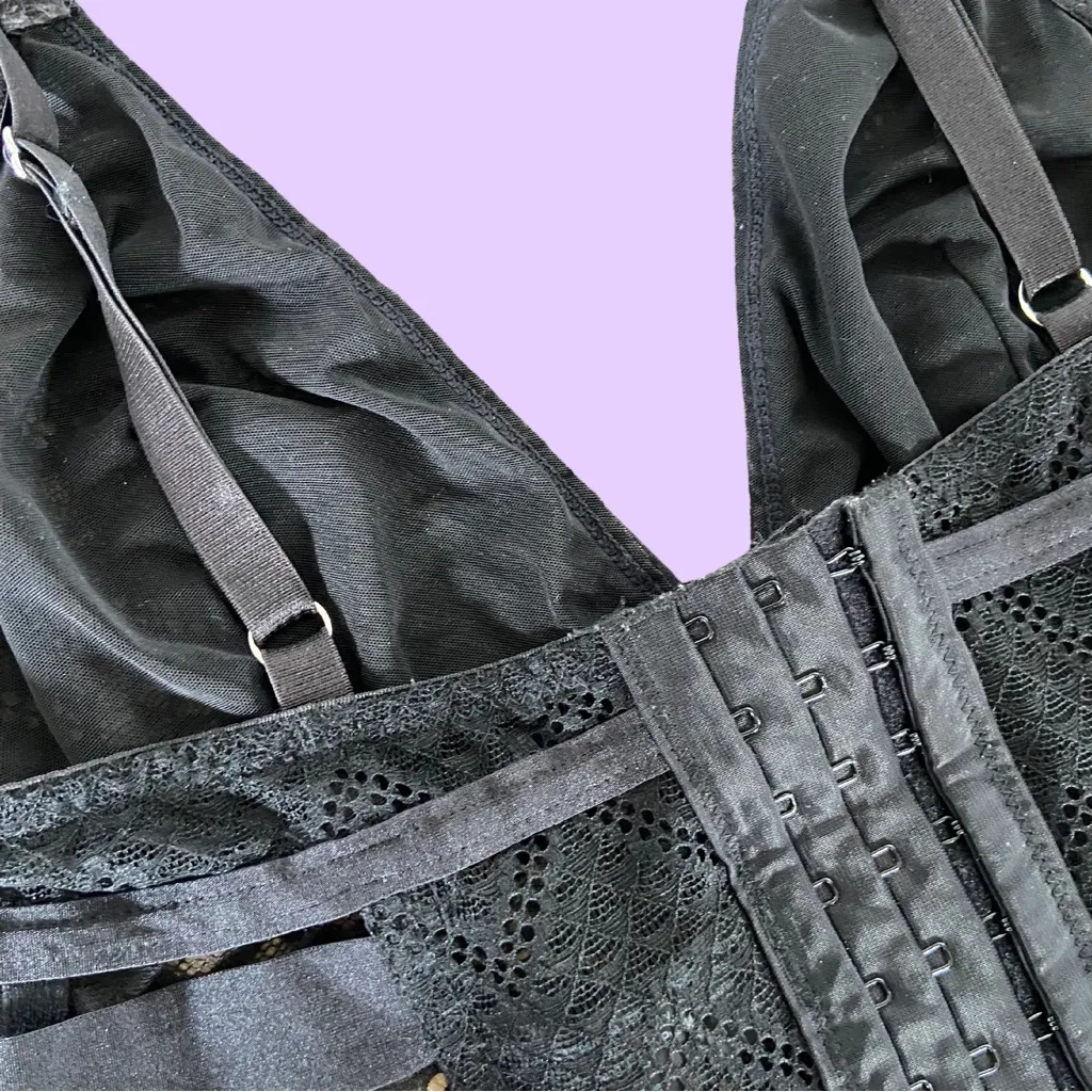 Strappy Lace Bralette Crop Top 🔥 - Image 3