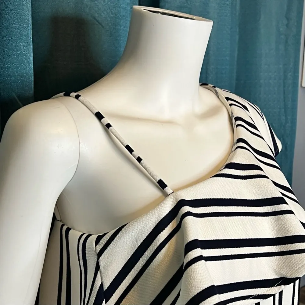 Banana Republic Ruffle Sleeve One Shoulder Striped Top Size XS - Image 2