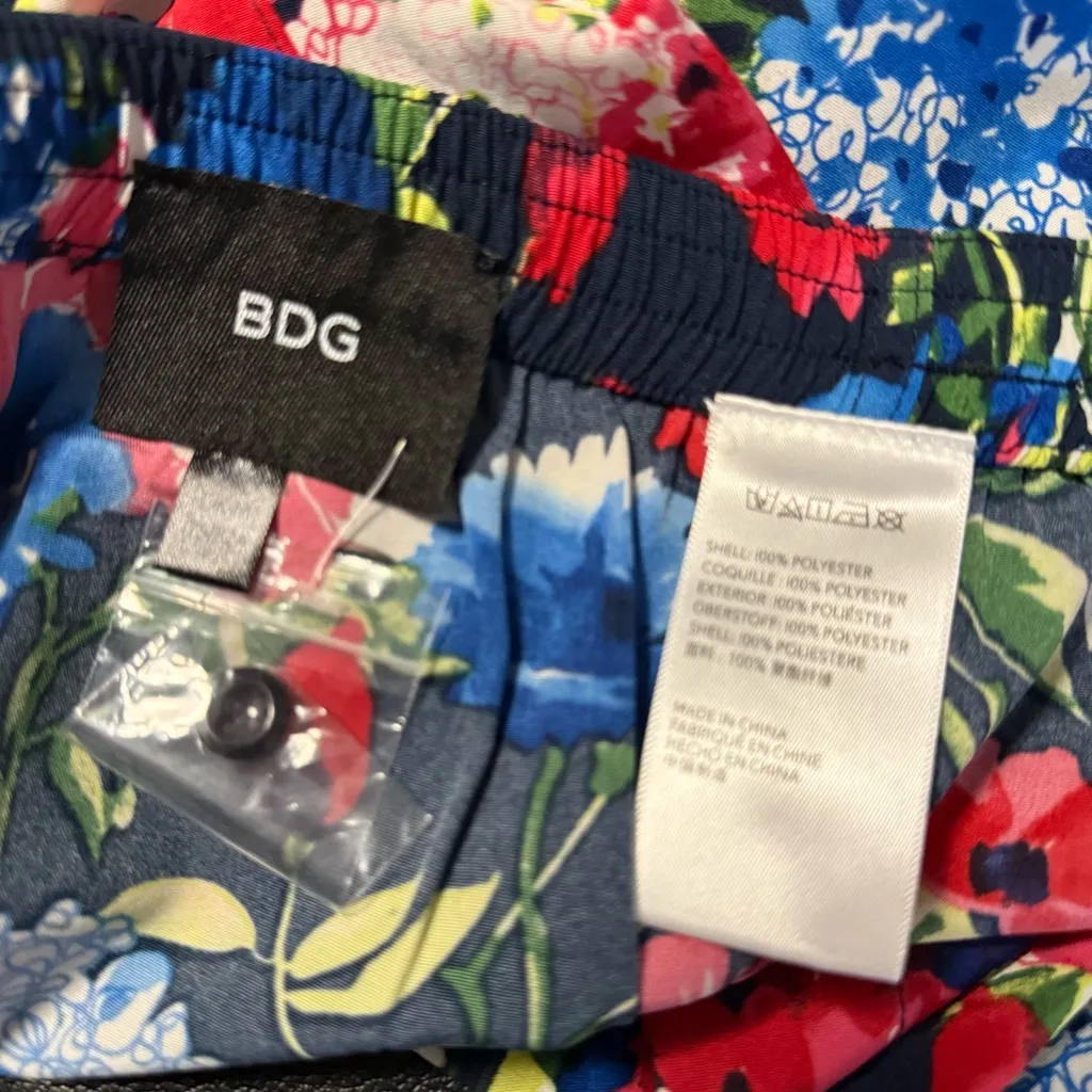 BDG Boyfriend Lounge‎ Shorts Medium Urban Outfitters Floral Vivid Boxer Style - Image 3