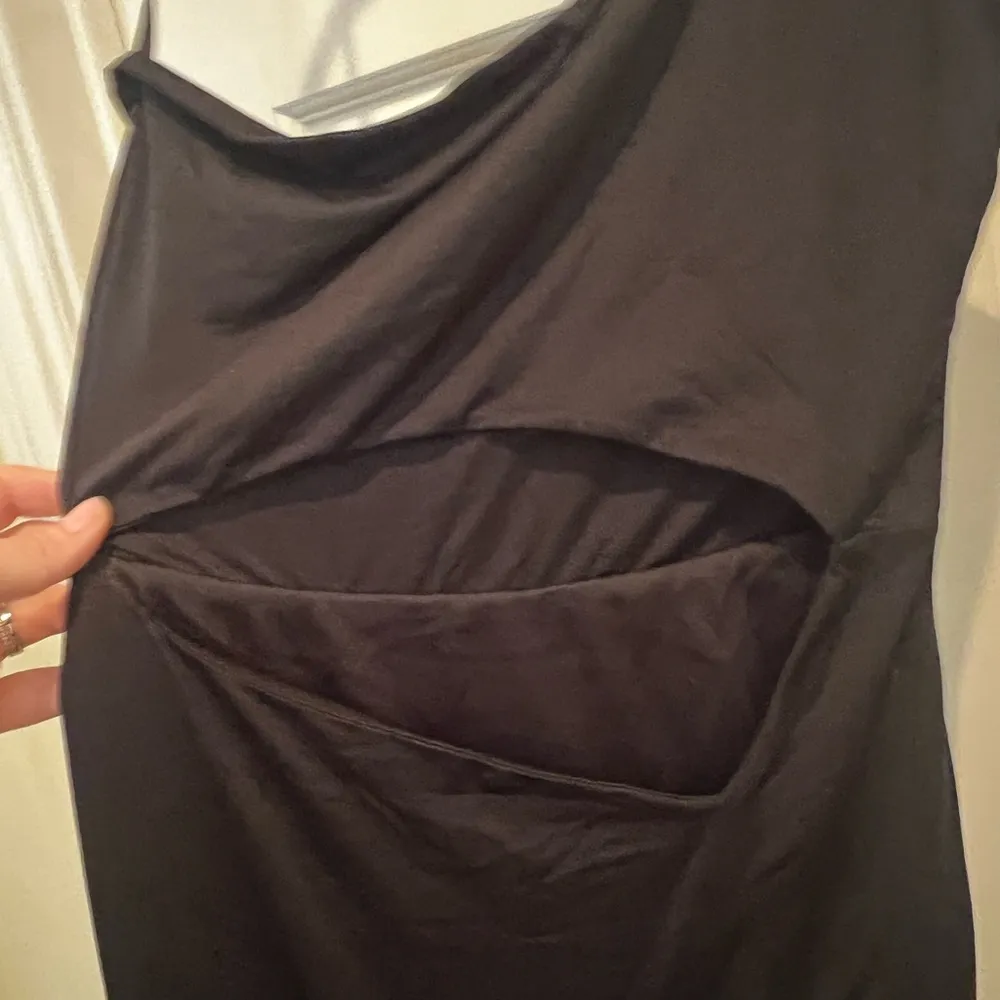 superdown  Aline black maxi dress - Image 7