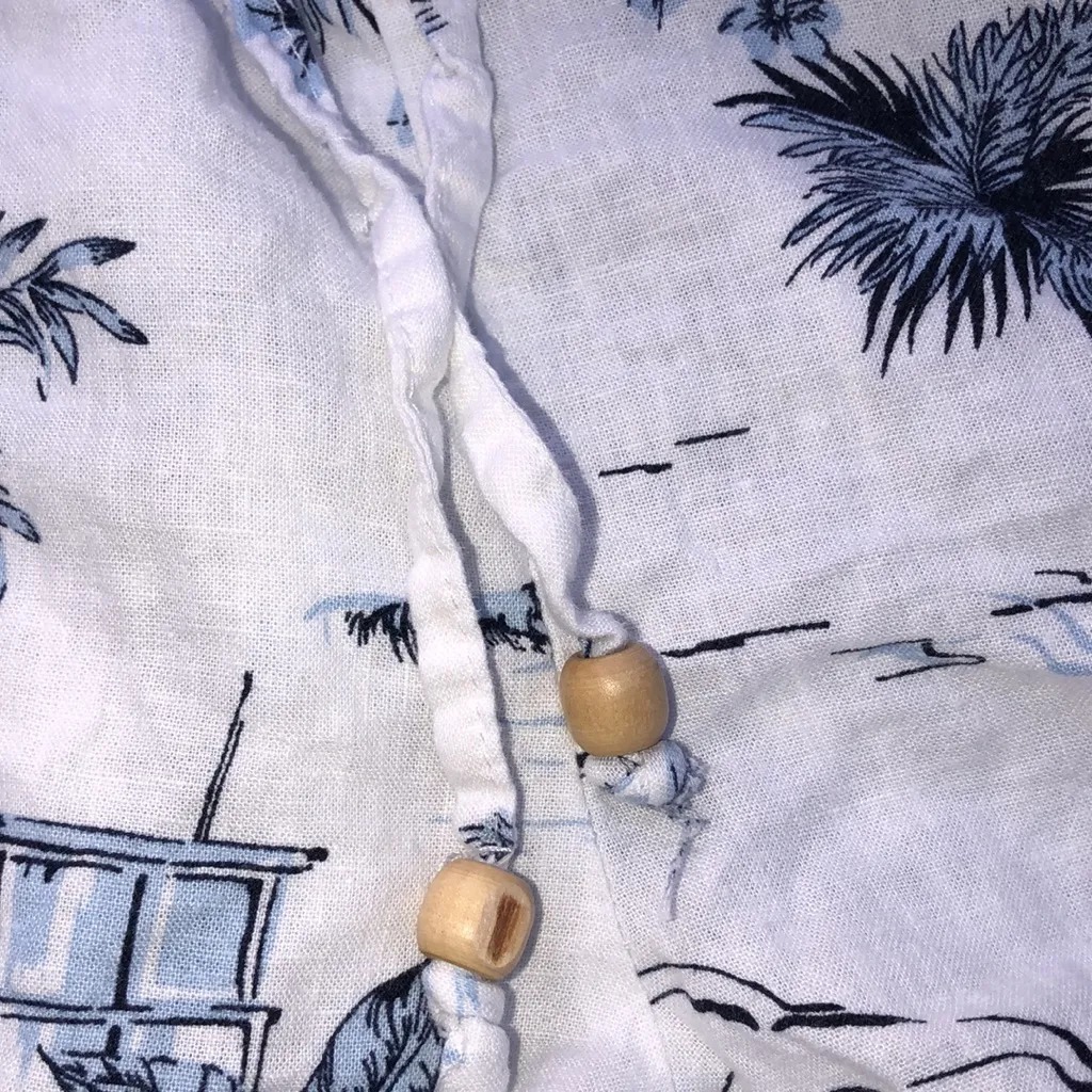 Panama Jack blue floral shorts size medium with pockets - Image 4