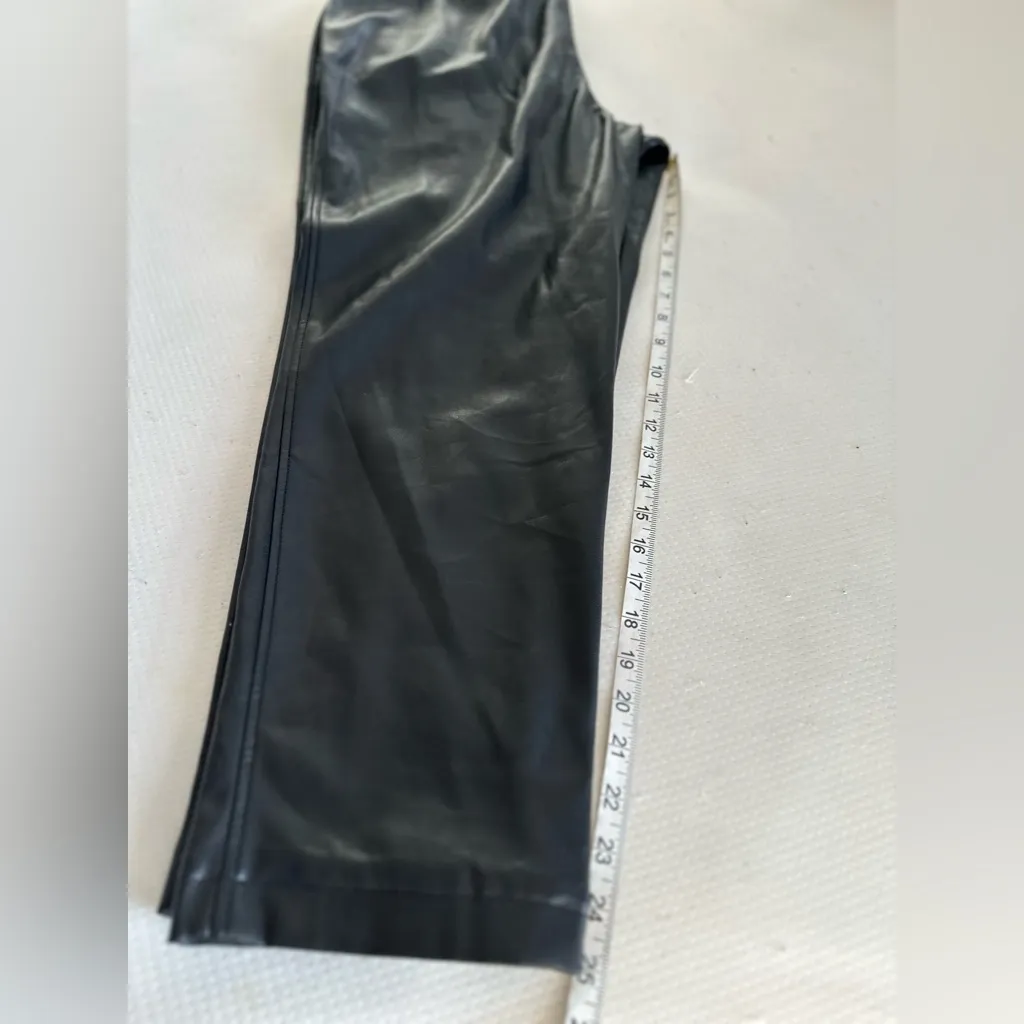 Calvin Klein Sz: L Black Faux Leather Pants. Pull On. Flat Front. Patch pockets - Image 4