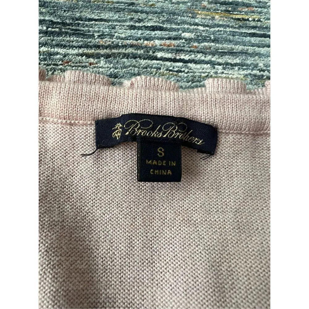 Brooks Brothers pink/lavender Merino Wool ruffled V-Neck pullover sweater sz S - Image 3