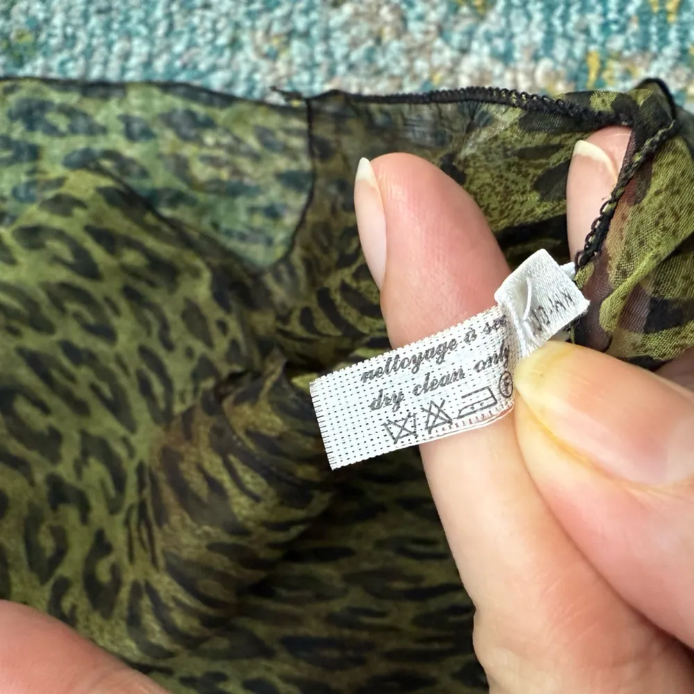 Vintage Neiman Marcus green leopard print long wrap silk scarf - Image 6