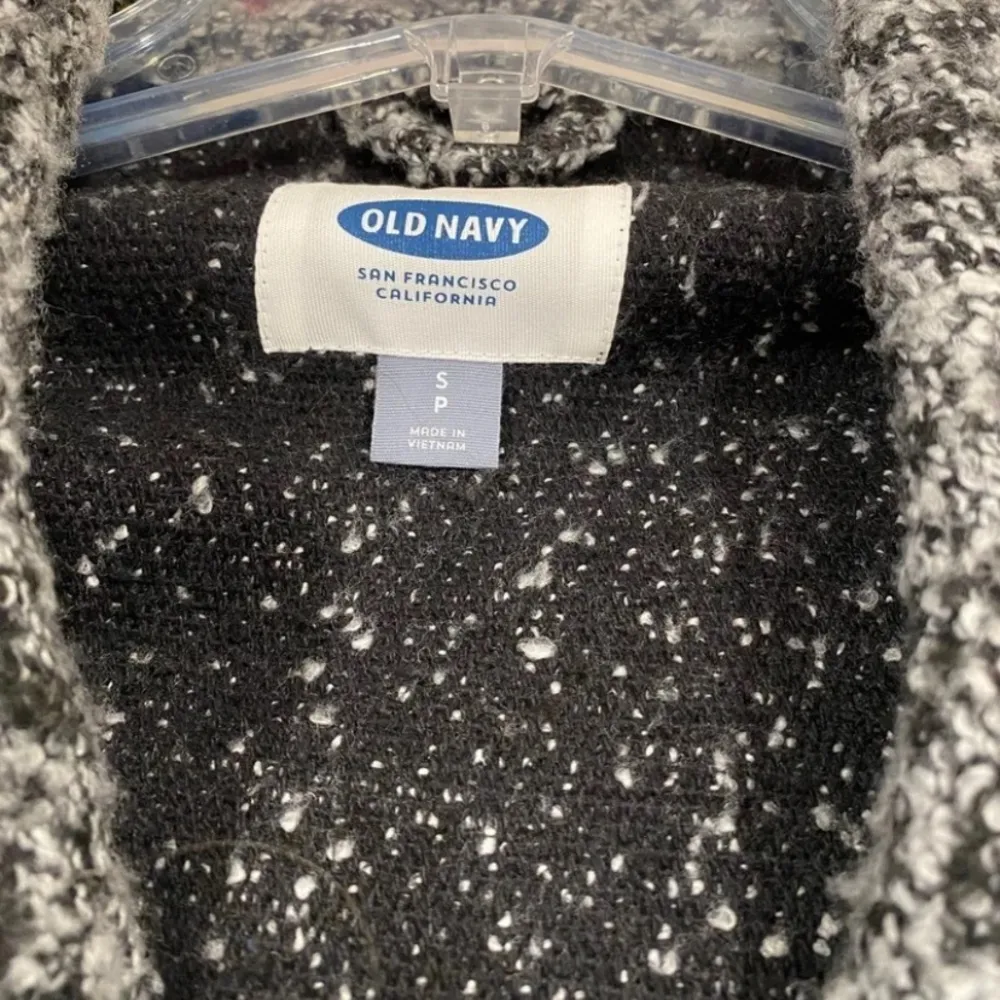 BLACK WHITE
MARBLE EVERYDAY COAT  SIZE SMALL - Image 6