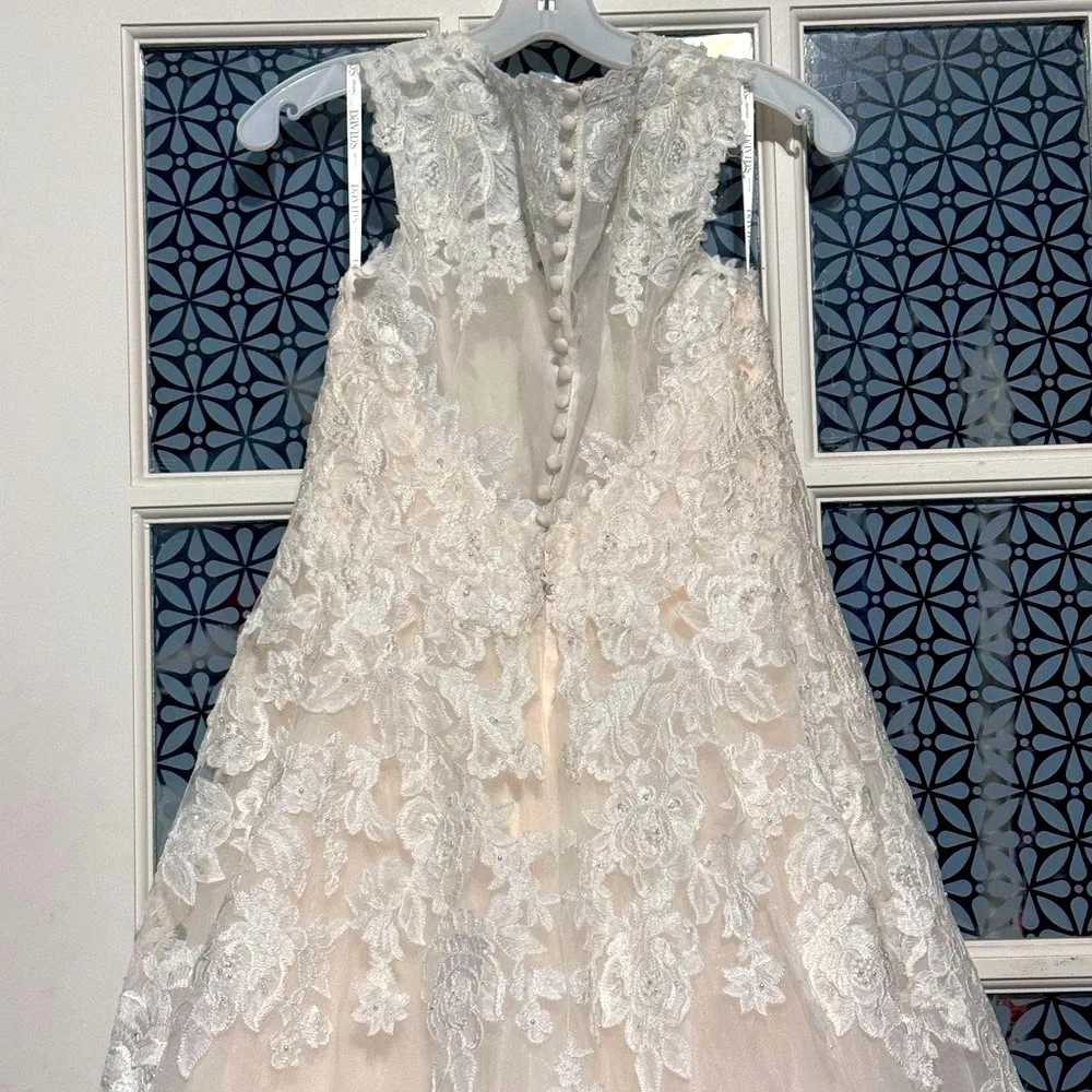David’s Bridal Ivory Tulle & Lace Beaded Wedding Gown & Veil size 12 New - Image 8