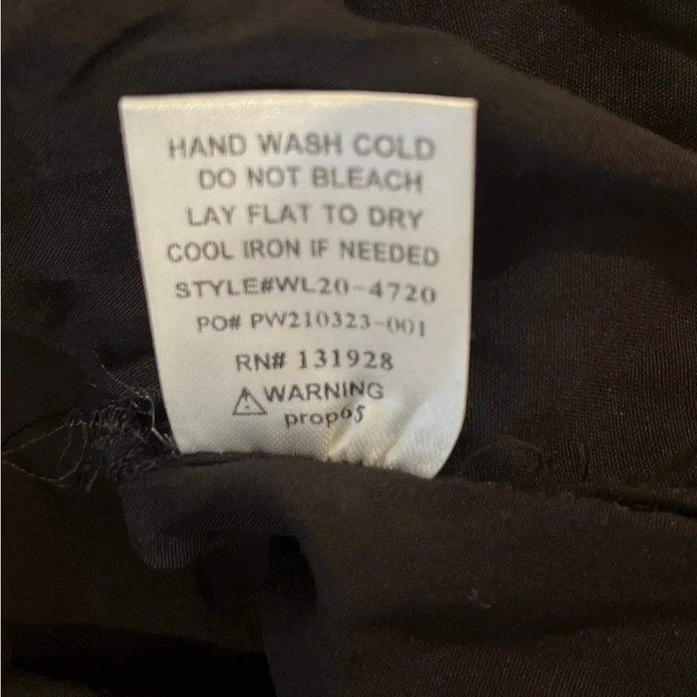 NWT Wishlist Apparel Black Sleeveless V Neck Camisole Adj. Spaghetti Straps M - Image 10