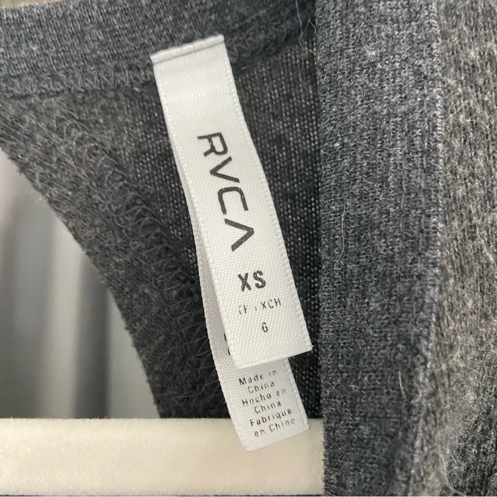 RVCA Open Back Gray Long Sleeve Top XS - Image 5