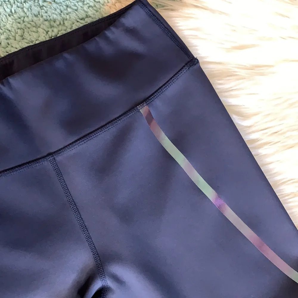 kendall & kylie • iridescent stripe athleisure leggings - Image 58