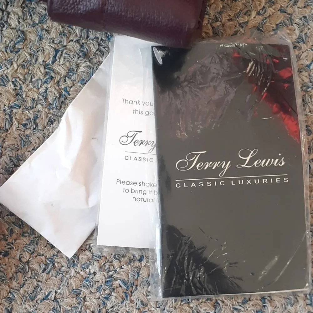 Terry Lewis Classic Luxuries Burgundy Faux Fur Collar Leather Jacket SIZE 2X - Image 2