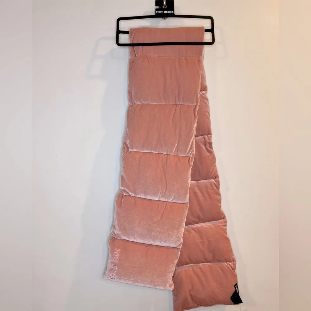 Steve Madden Pull-Through Velvet Puffer Scarf - Pink - Size OSFA - NWT - Image 3