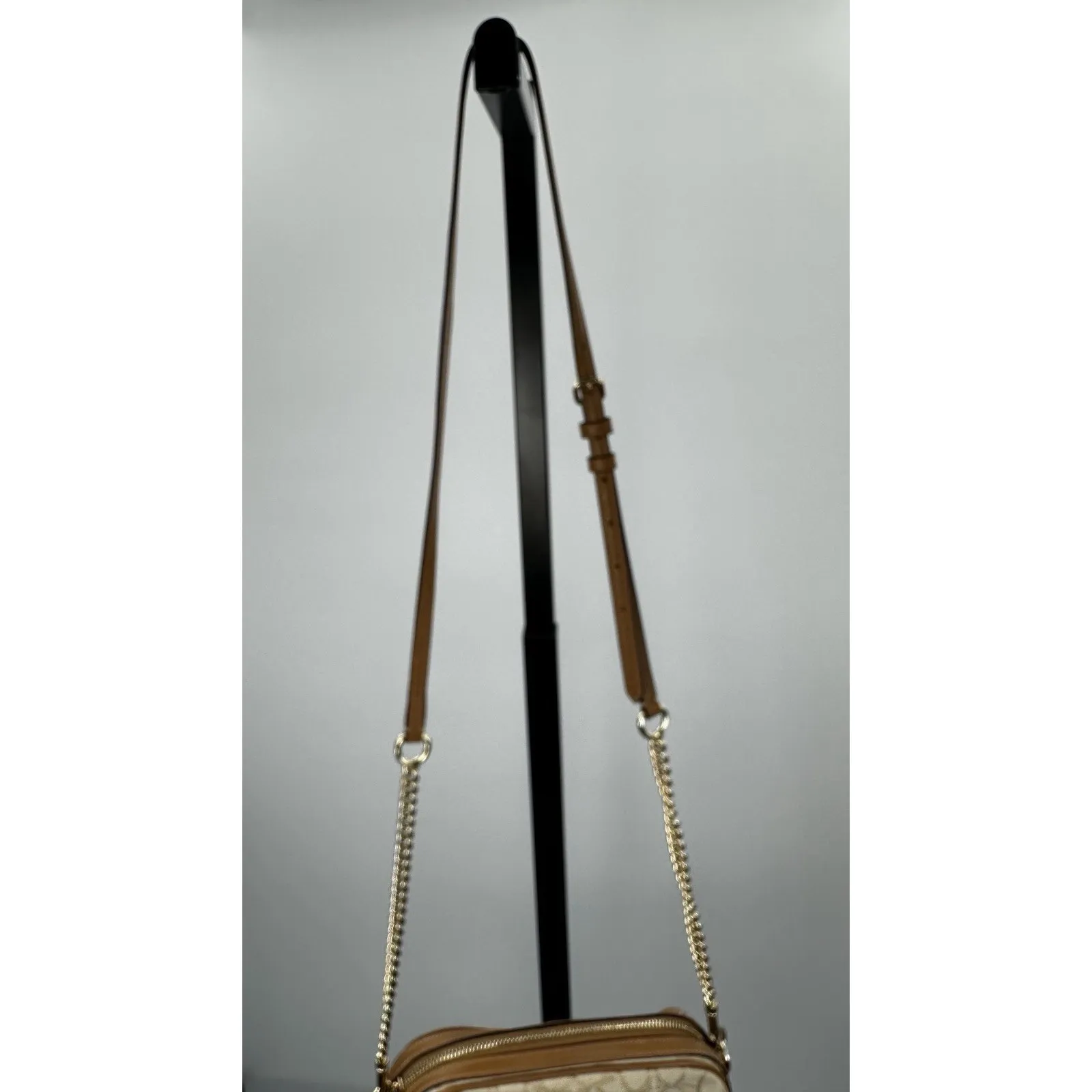 Coach Signature Canvas Camera Bag Crossbody Chain Strap Tan Leather - Image 5