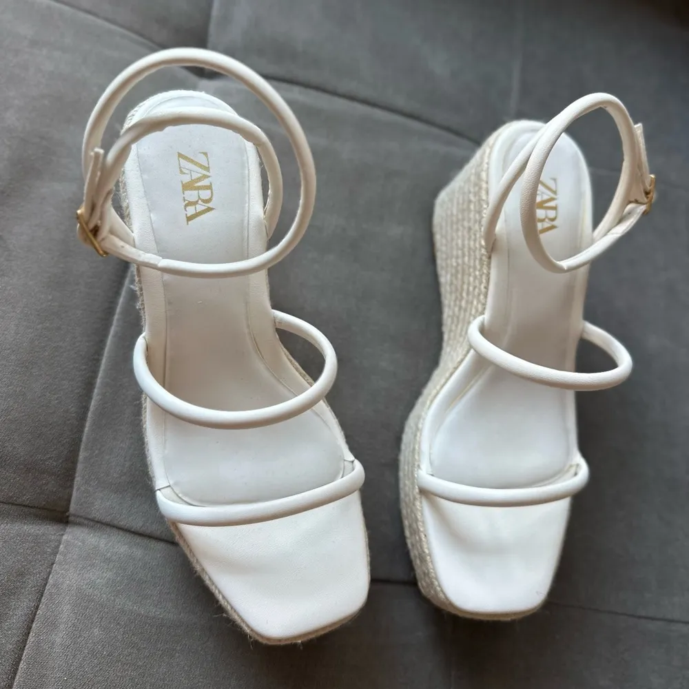 ZARA  White Tubular Strap Wedge Sandals - Size 6.5 - NEVER WORN - Image 3