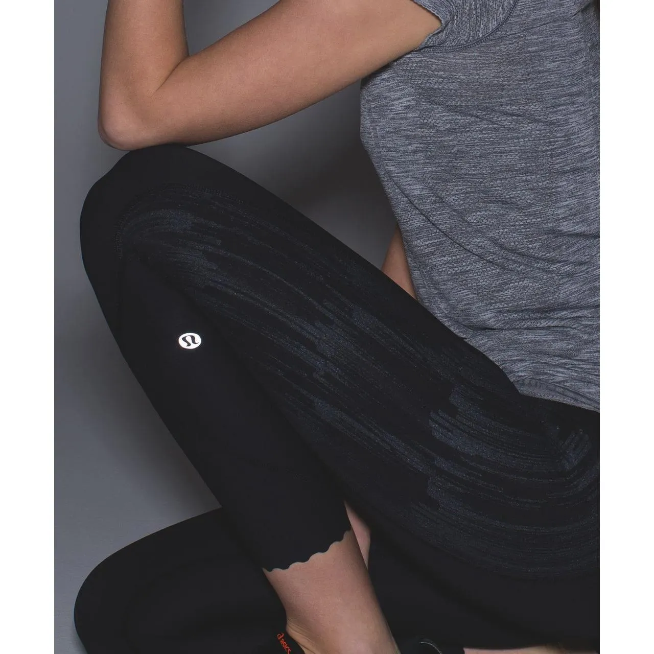 Lululemon Tight Stuff Tight Black Luxtreme Compression Leggings Pants Size 4 - Image 4