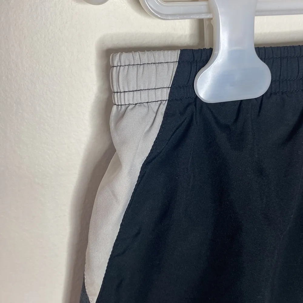 Nike mesh insert lined colorblock running shorts size XS - Image 72