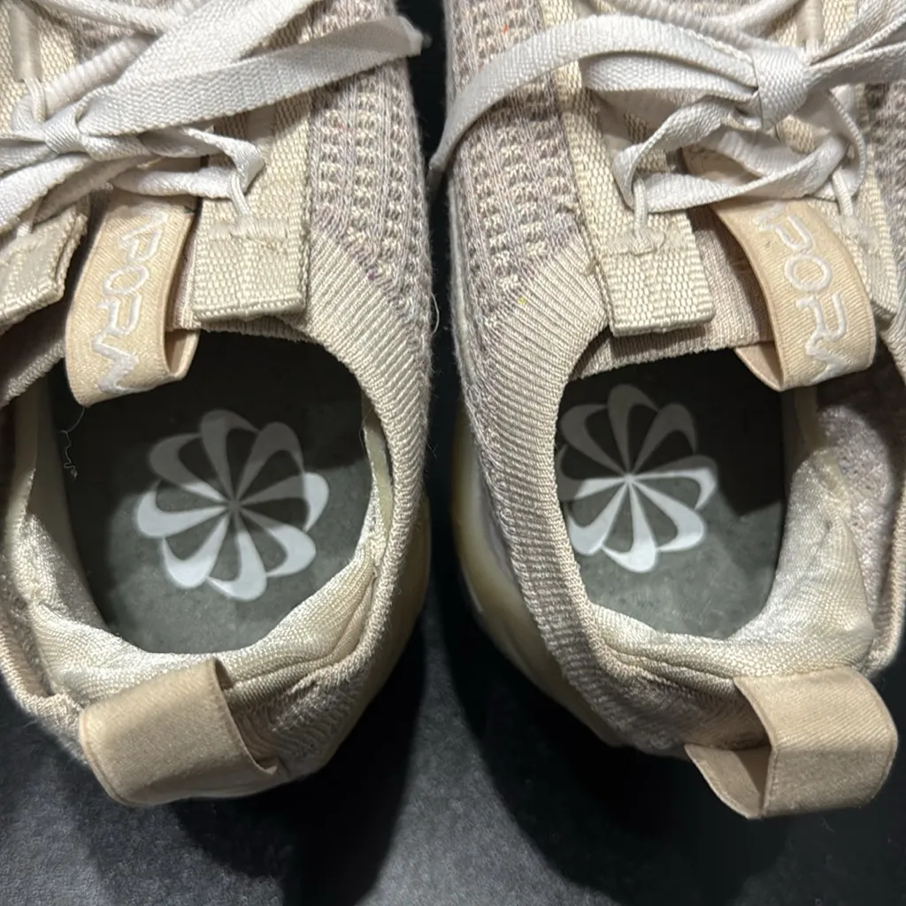 Nike Air Women's VaporMax FlyKnit Athletic Shoes - Image 7