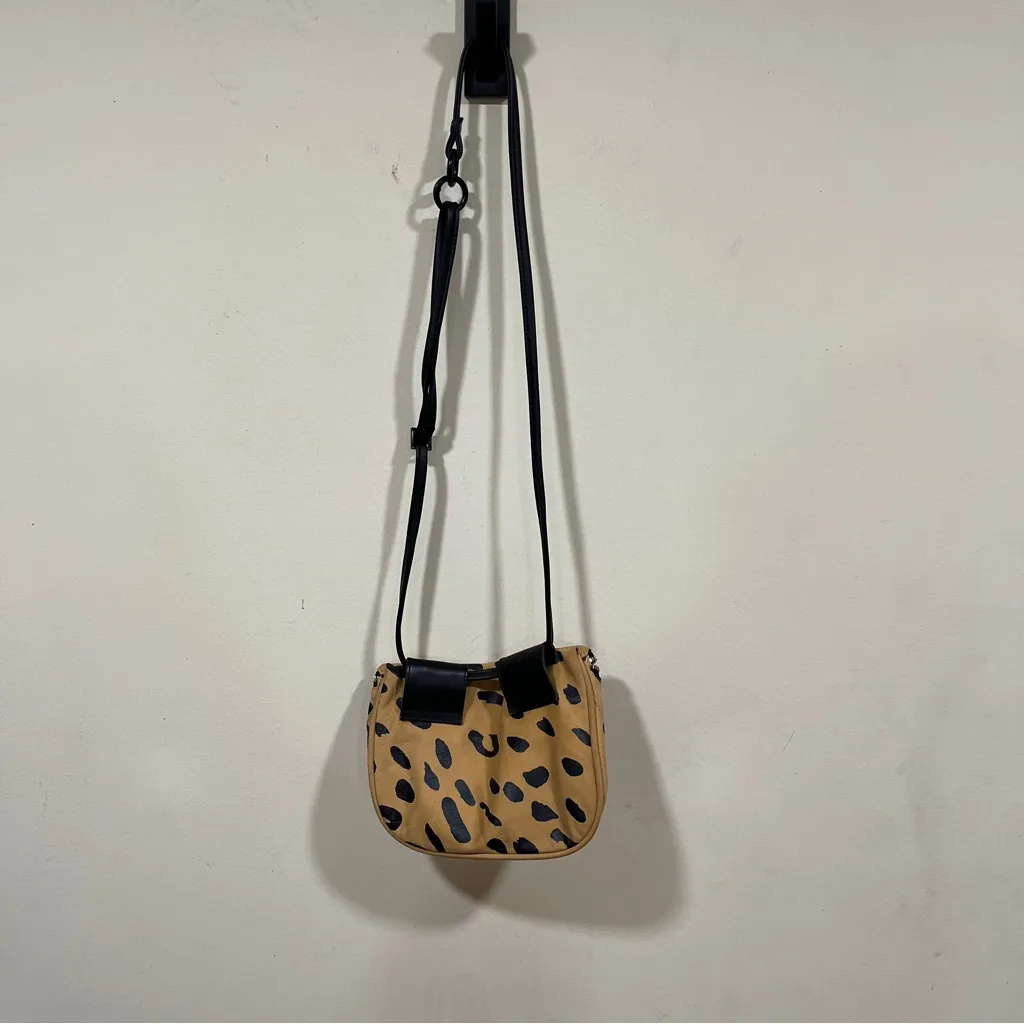 Clare V. Jumpin' Jaguar leather crossbody currently sold out - Image 12