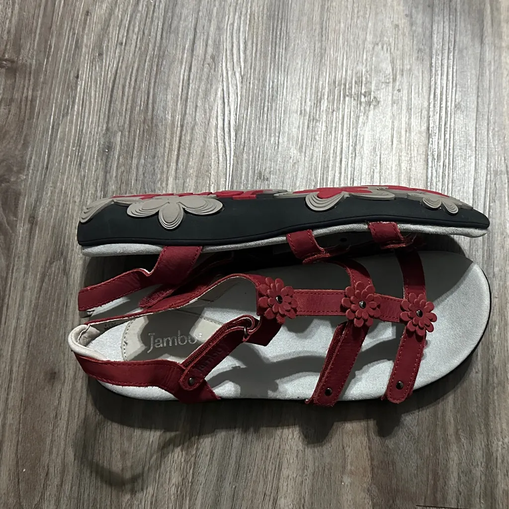 Jambu Women's Red Floral Sandals - Image 8