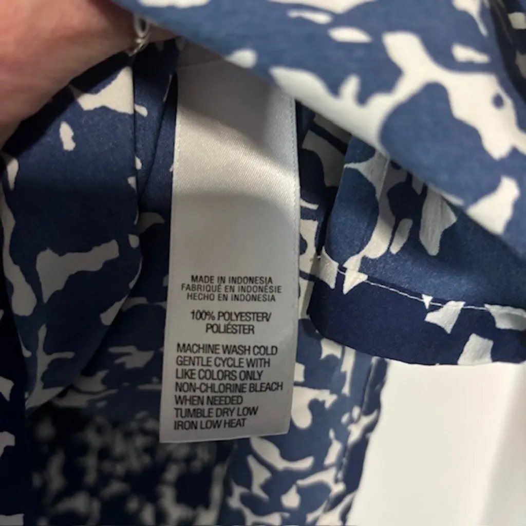 Izod 1X Blue White Short Sleeve Blouse Front Bow Abstract Floral Feminine Casual - Image 6