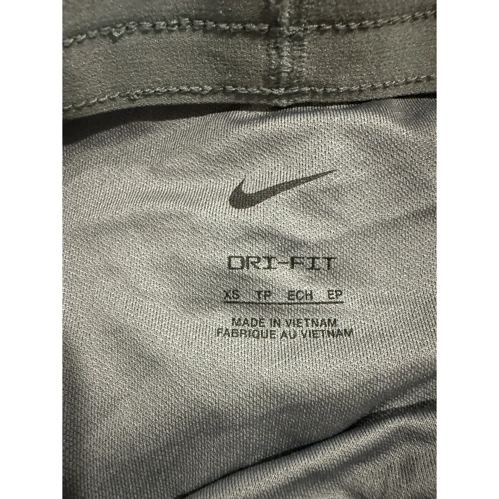 NIKE Women's Dri Fit ‎ 5" RUNNING SHORTS GRAY SZ XS - Image 4
