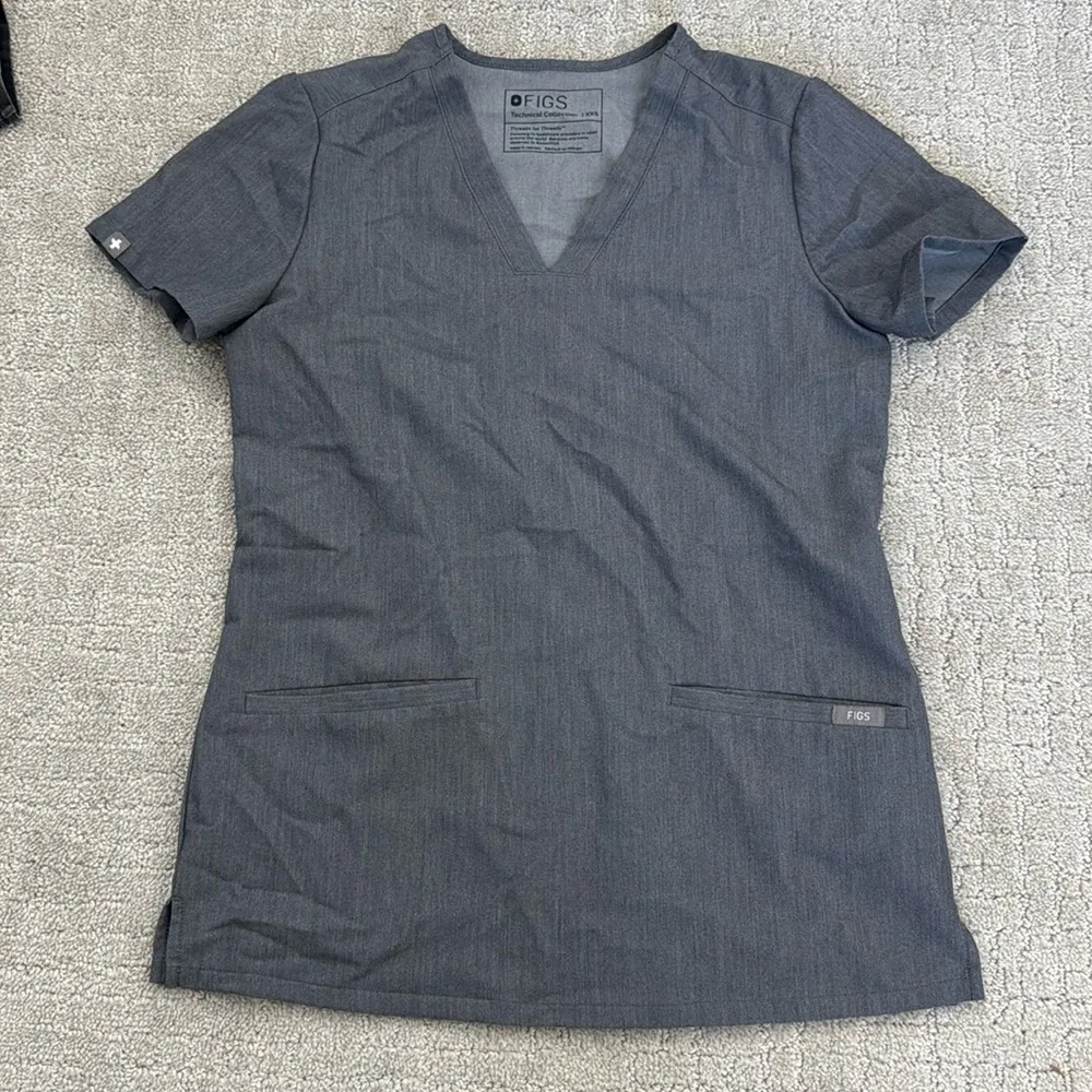 Figs “Casma” scrub top TECHNICAL V NECK  GRAPHITE grey gray 2453 - Image 3