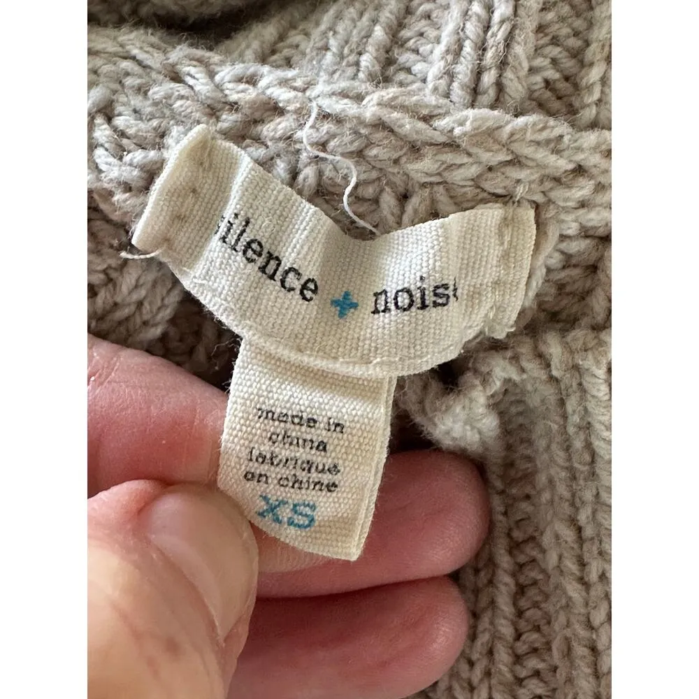 UO Silence & Noise Chunky knit Turtleneck Sweater Taupe Size XS neutral knits - Image 4