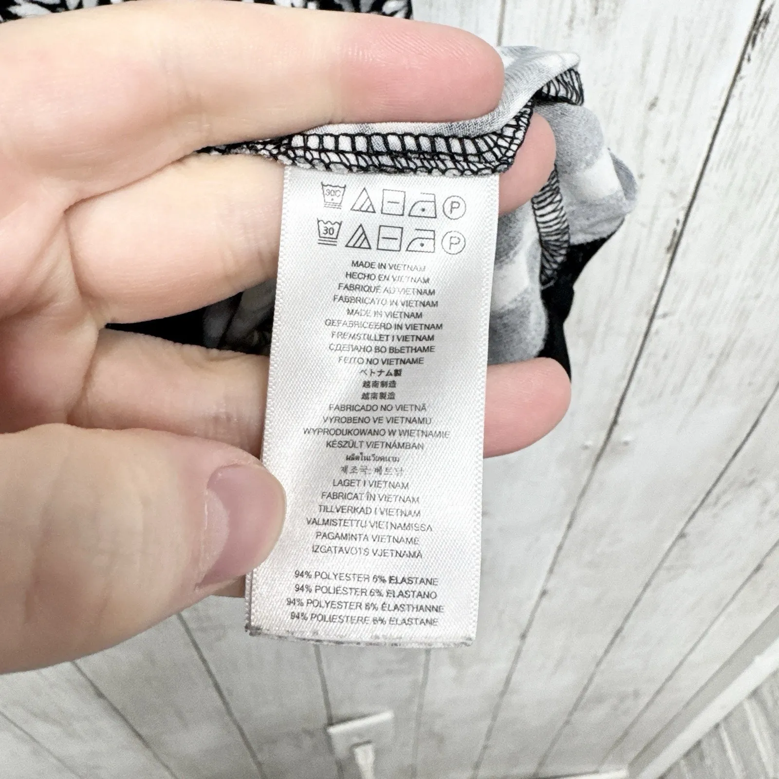 Michael Kors Top Women Sz XS Black White Geo Floral Boat Neck Sleeveless Blouse - Image 3