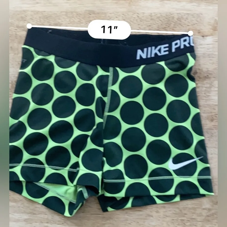 Nike Pro Women’s 3” Shorts Sz S‎ in Bright Green/Black Polka Dot - Image 6