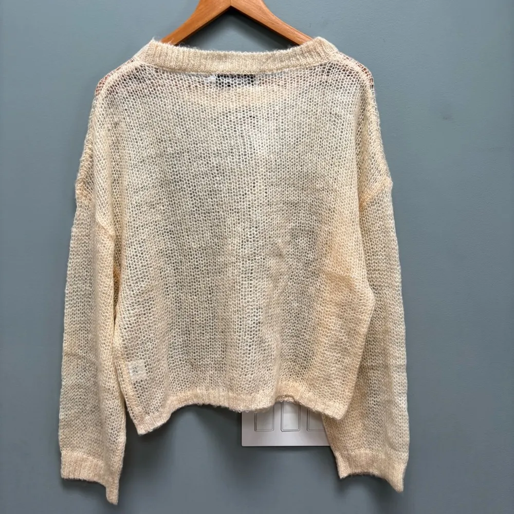 RUMORED Signature Pullover in Ivory Coast S/ M Size undefined - Image 9