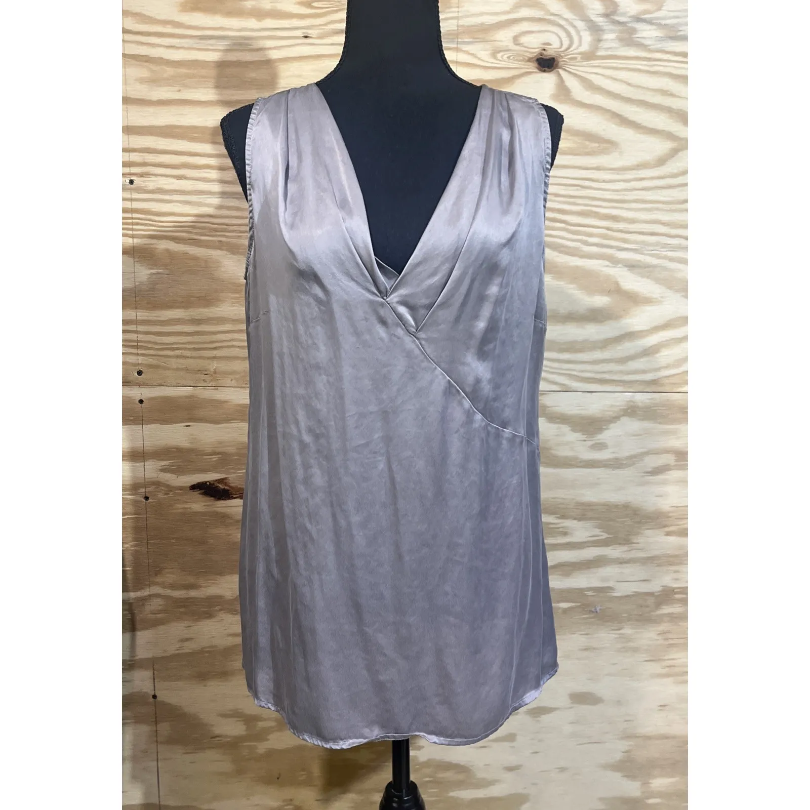 Cabi Y2K Babydoll Silk Gray Sleeveless Top Large Tank Blouse Going Out Layering - Image 2