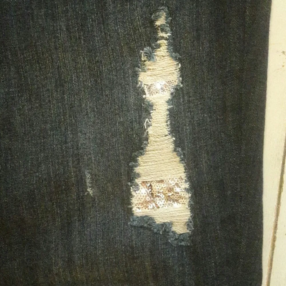 Jennifer Lopez Women's Jeans 10 Boyfriend Denim Tattered Sequin Bling Distressed - Image 3