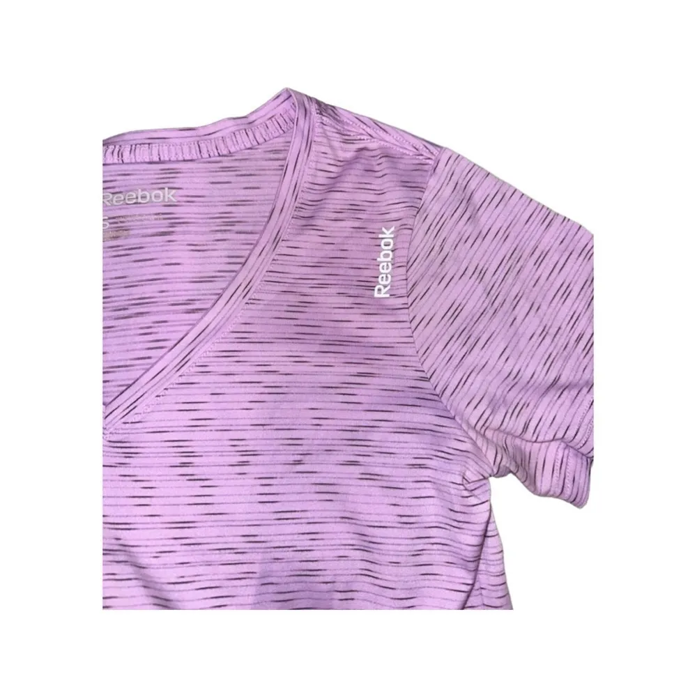 EUC Reebok Women's Purple and Black  Vneck T-shirt Sz SMALL - Image 4