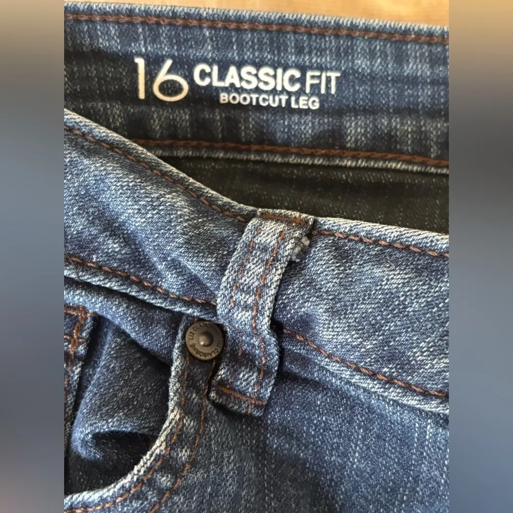 women’s dark blue jeans boot leg classic fit size 16 - Image 3