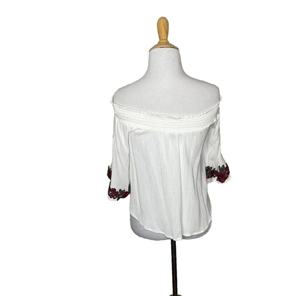 Ambiance Red Floral Applique White Off Shoulder Short Sleeve Blouse Sz Small - Image 4
