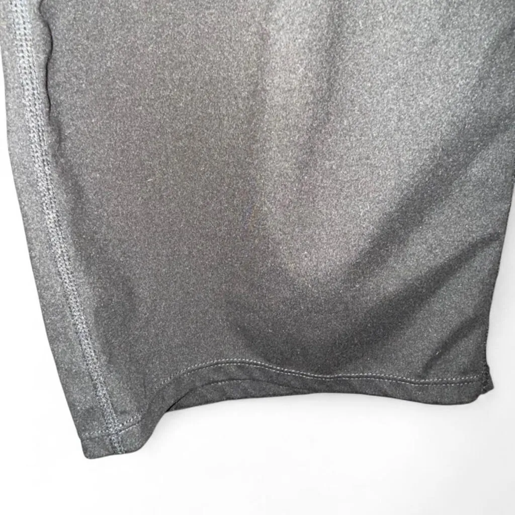 GAIAM Women's Black capri Leggings - Image 4