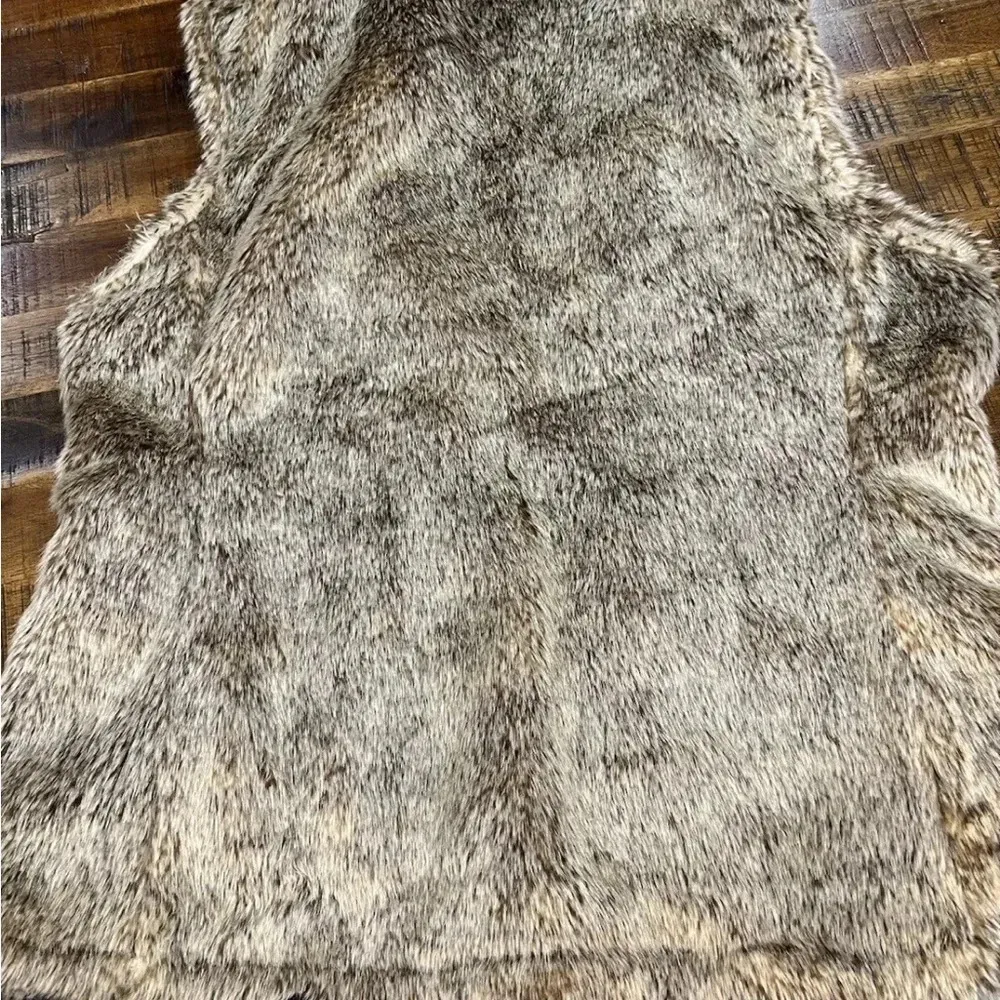 Gap Reversible Vest Super Soft Faux Fur Or Soft brown Full Zip vest  Size med - Image 5