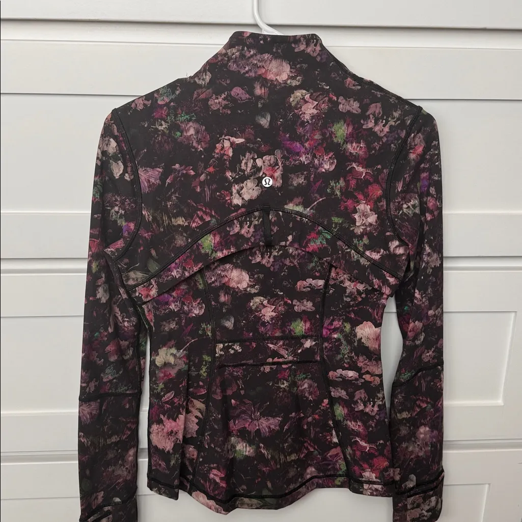 lululemon athletica Floral Define Jacket in Size 6 - Image 5