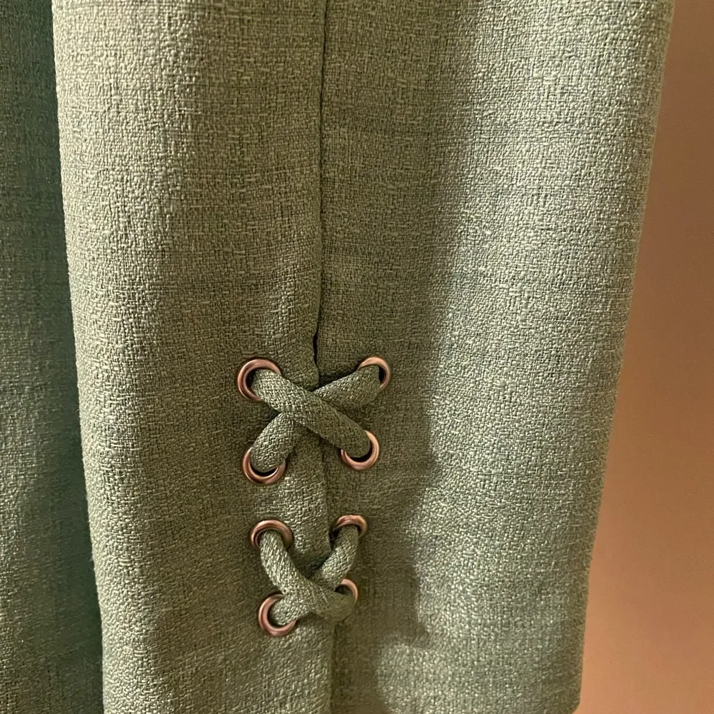 🛍PETITE SOUTH GREEN ZIP UP BLAZER LINED INSIDE, SIZE 8 P🛍 - Image 8