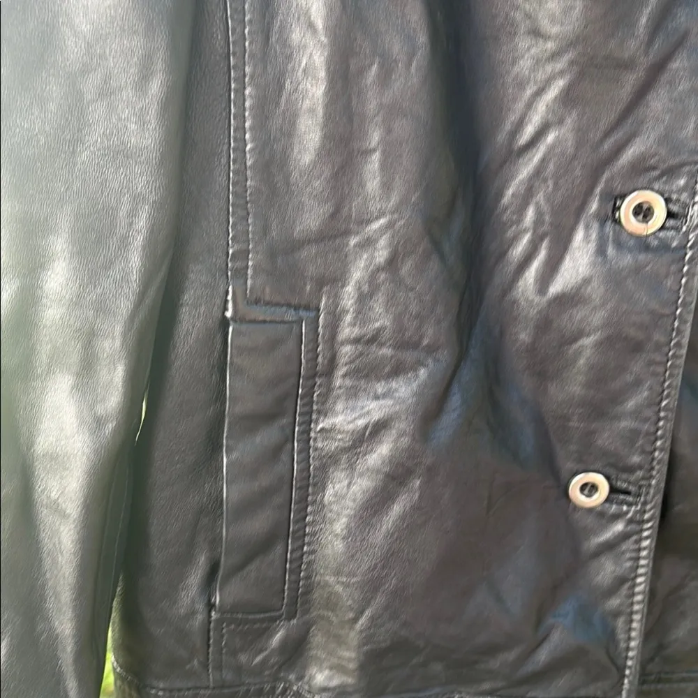 DC COLLECTION Black Leather Jacket Sleek Design Size L - Image 4