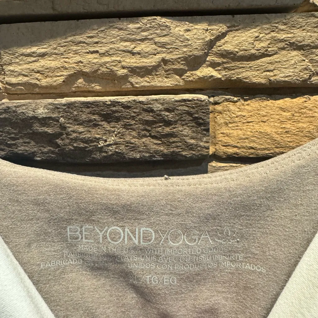 Beyond Yoga
Spacedye Outlines Cropped Tank XL - Image 3