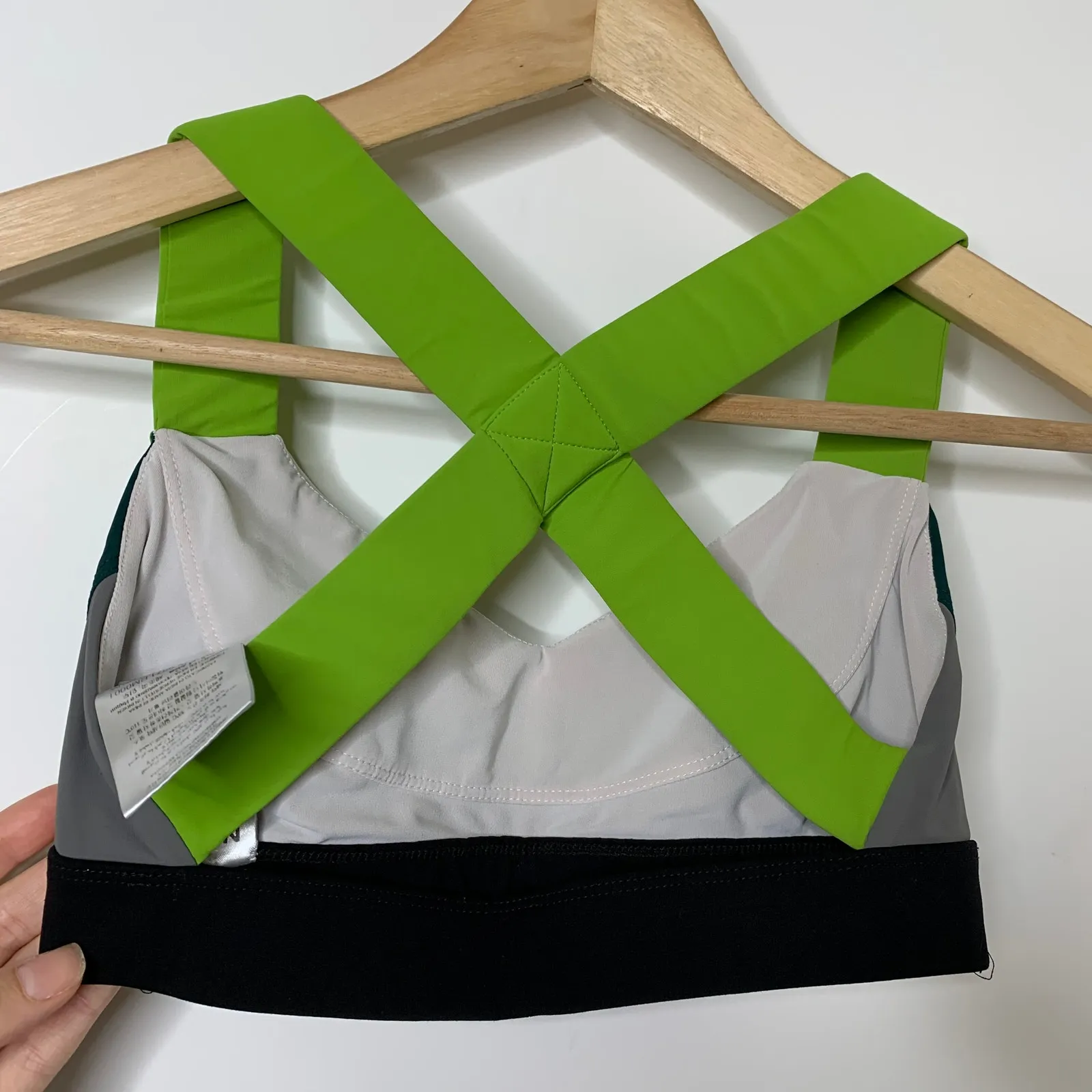 NO KA' OI Strappy Colorblock Green White Sports Bra Womens 00 - Image 8