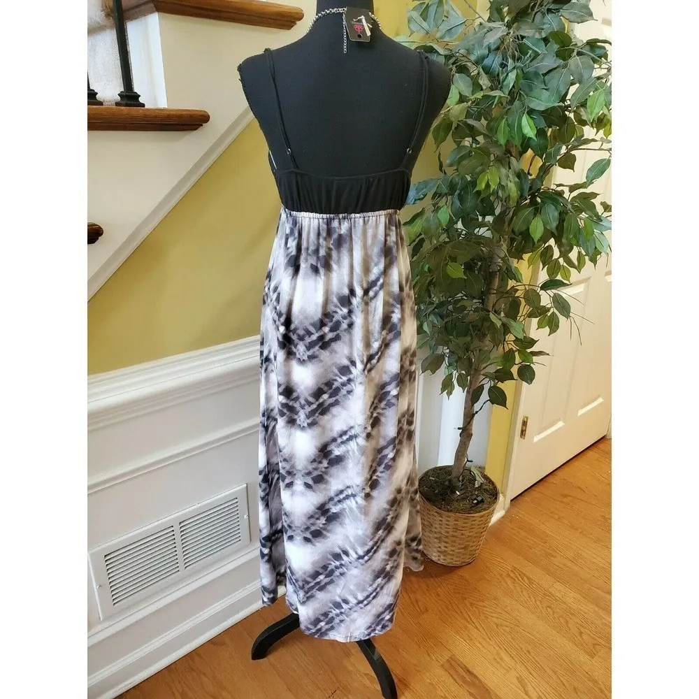 belle du jour  Junior High-Low Dress Size Medium - Image 2