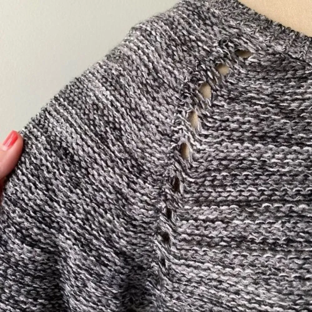 Mossimo Supply Grey Crew Sweater - Image 3