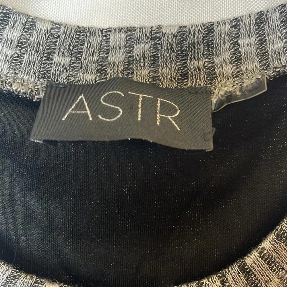 ASTR Women’s Size S Midi Ruched Ribbed Knit Dress Round Neckline Pullover New - Image 2