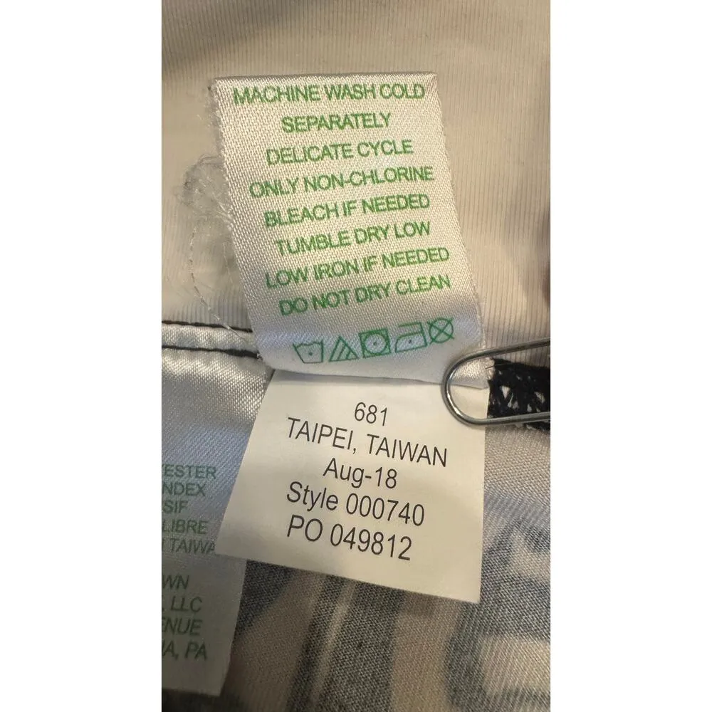 LILY PULITZER Luxletic 26" Weekender Legging in Multi Bermudaful in Size Large - Image 6