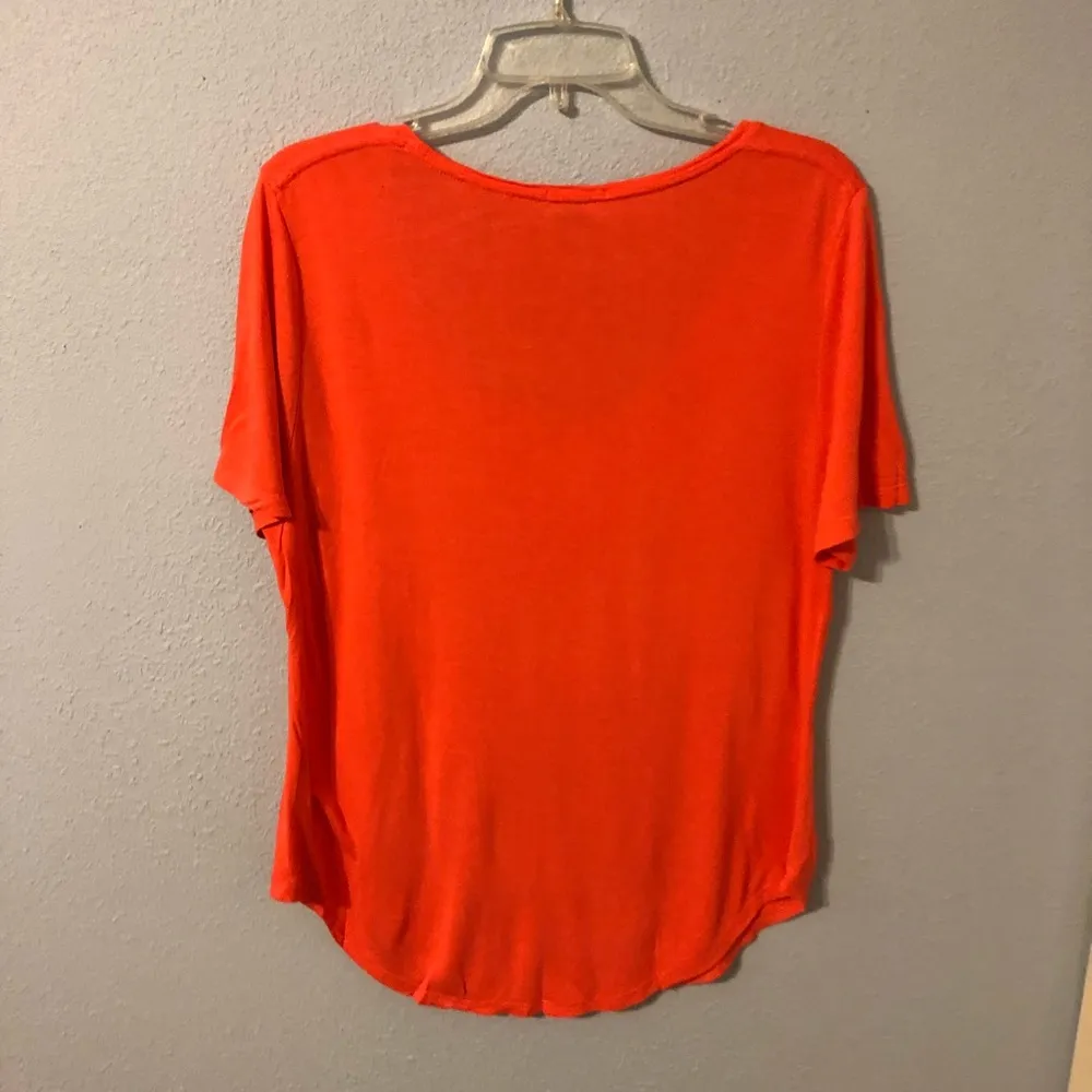 Old Navy Orange Basic Short Sleeve Shirt size L - Image 2