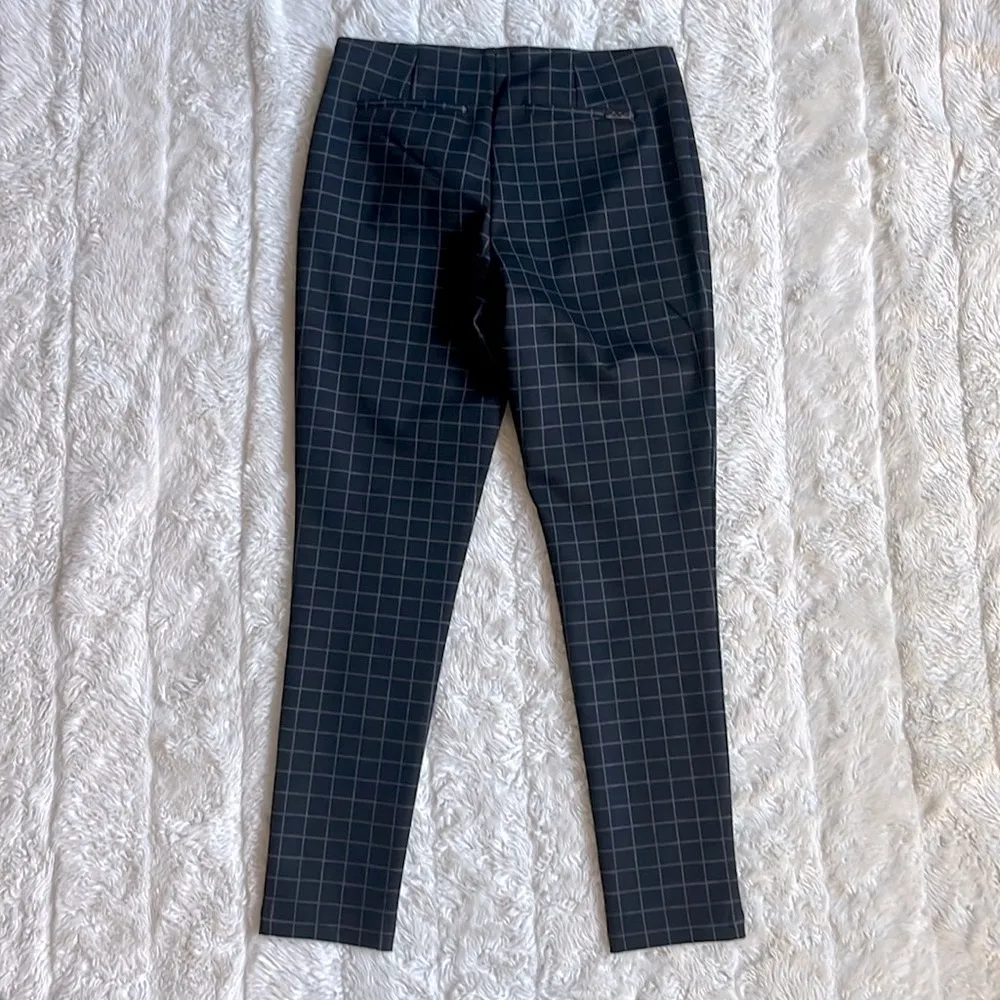 Calvin Klein  Ponte Stretch‎ Pull-On Ankle Pant Windowpane Print Black Size 6 - Image 2