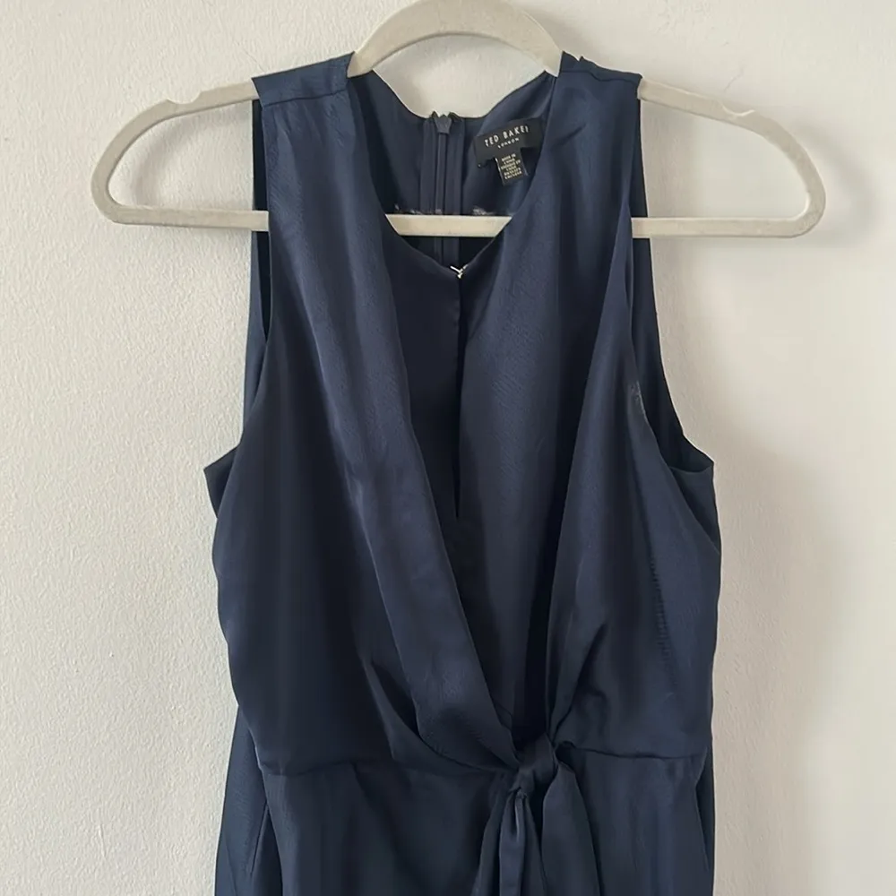 TED BAKER Pohshan Navy Blue Keyhole Tie Wrap Midi Dress Size Medium 3 - Image 5